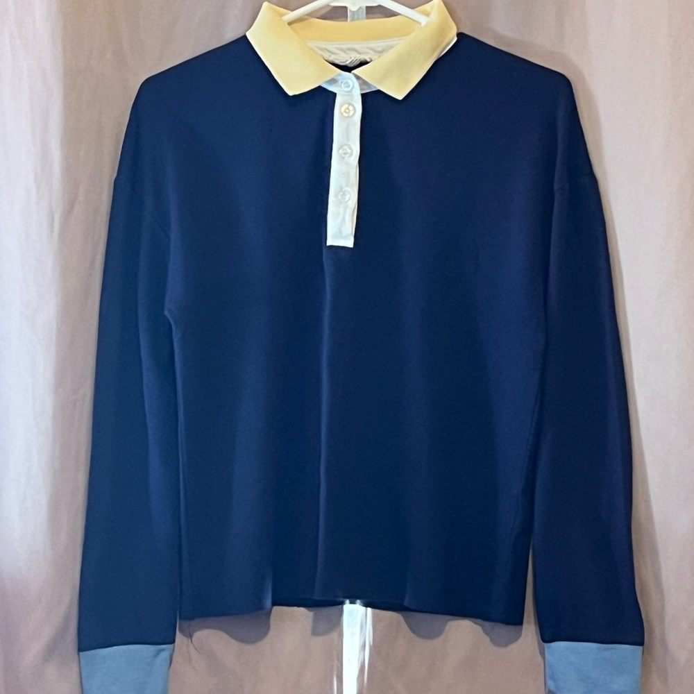 Warm button neck long sleeve 💙💛